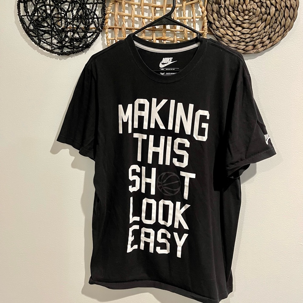 MENS NIKE TSHIRT